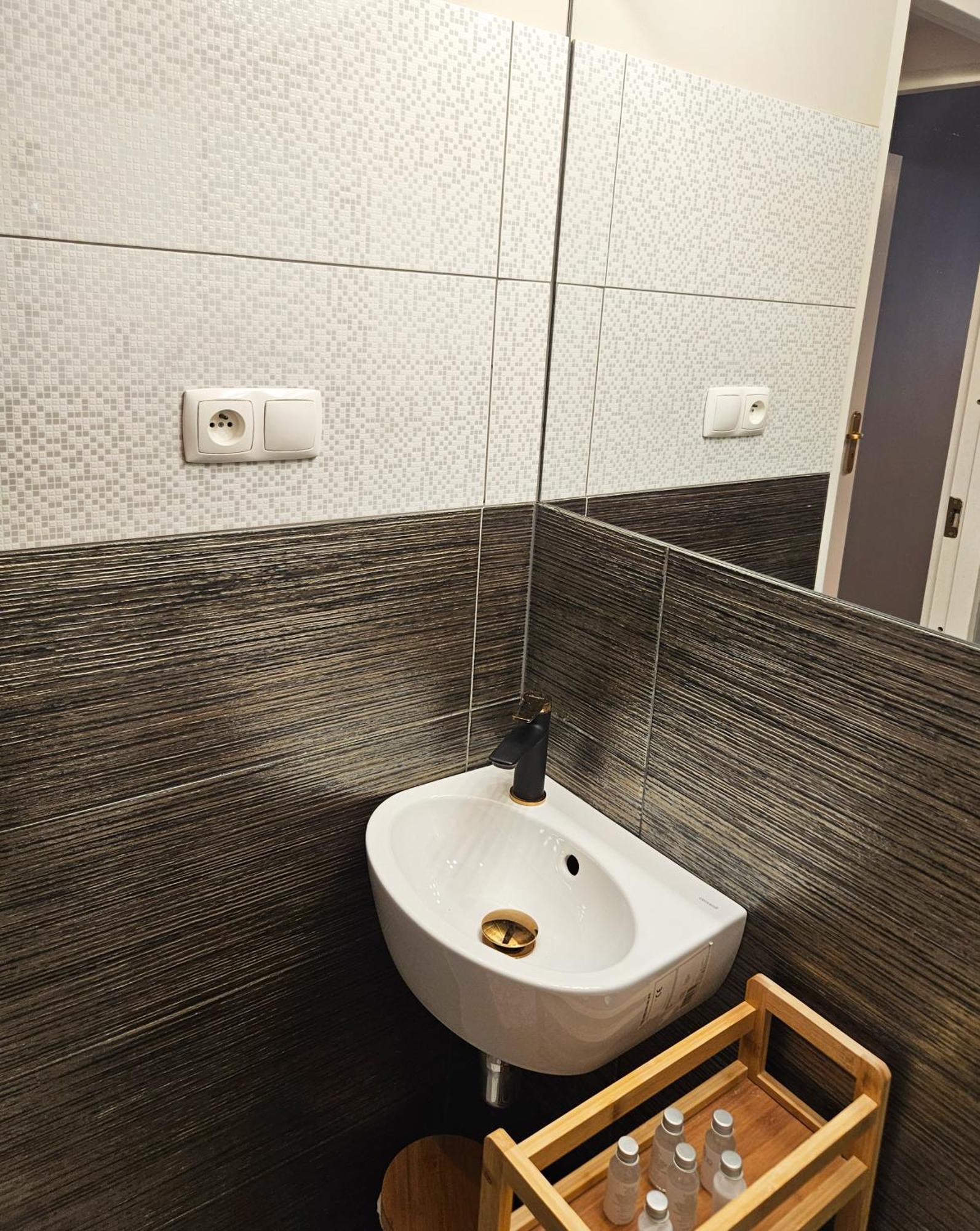 Sara -Mikolajska - Rynek - Netflix Hydromassage Apartment Krasków Exterior foto